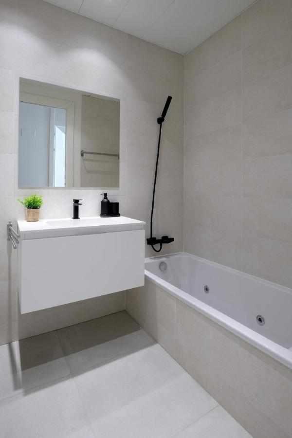 Ferienwohnung Mike House Alojate En El Corazon De Saragossa Exterior foto